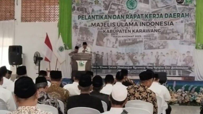 Pengurus Majelis Ulama Indonesia (MUI) Kabupaten Karawang periode 2025 – 2030 resmi dilantik pada Rabu, 7 Mei 2025 4 pelantikan pengurus 2025